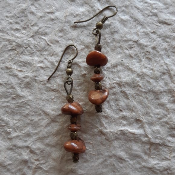 A "lot" of 3 pairs of pierced earrings. - Picture 4 of 4